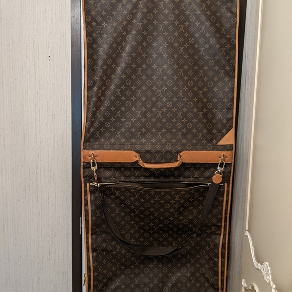 Louis Vuitton Garment Bag - Picture 2 of 16